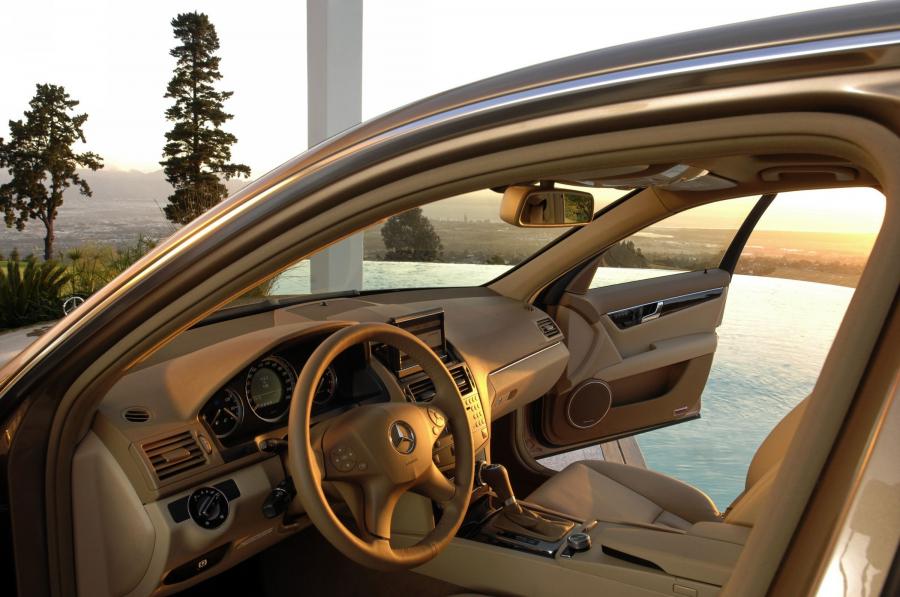  Mercedes-Benz C-Class 2007 года  (фото 108 из 413)